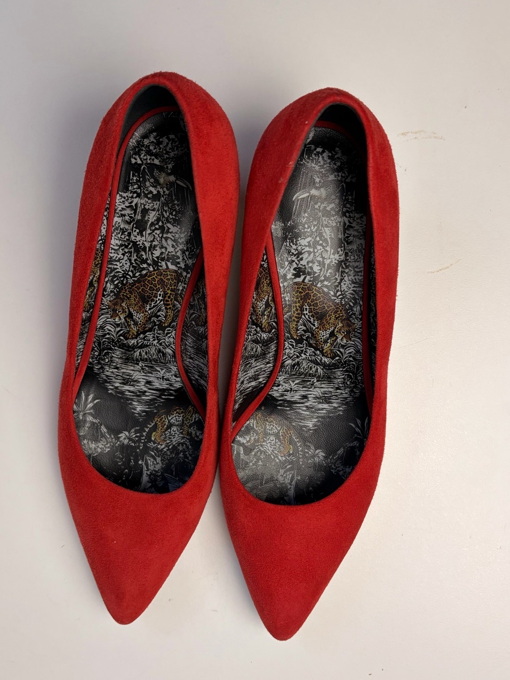 Women’s Red Suede Pointed-Toe Pumps